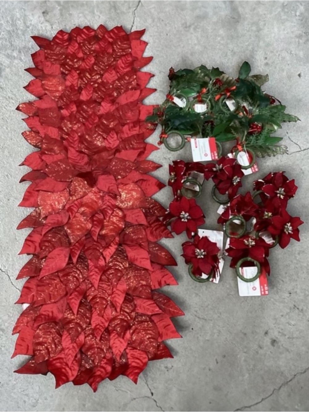 Poinsettia Petals Christmas Holiday Table Runner with 15 Poinsettia and Mistleto